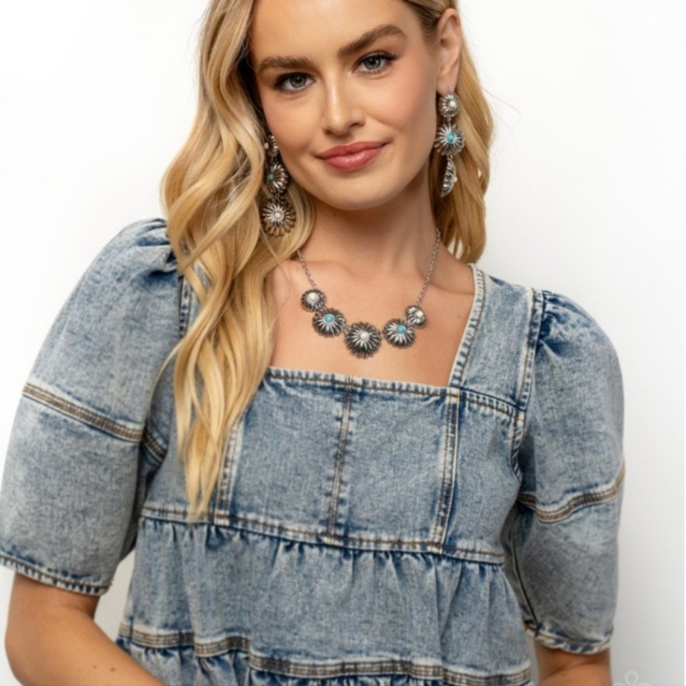 Fashion Fix ~ Palm Tree Promenade White Necklace & Earrings Set